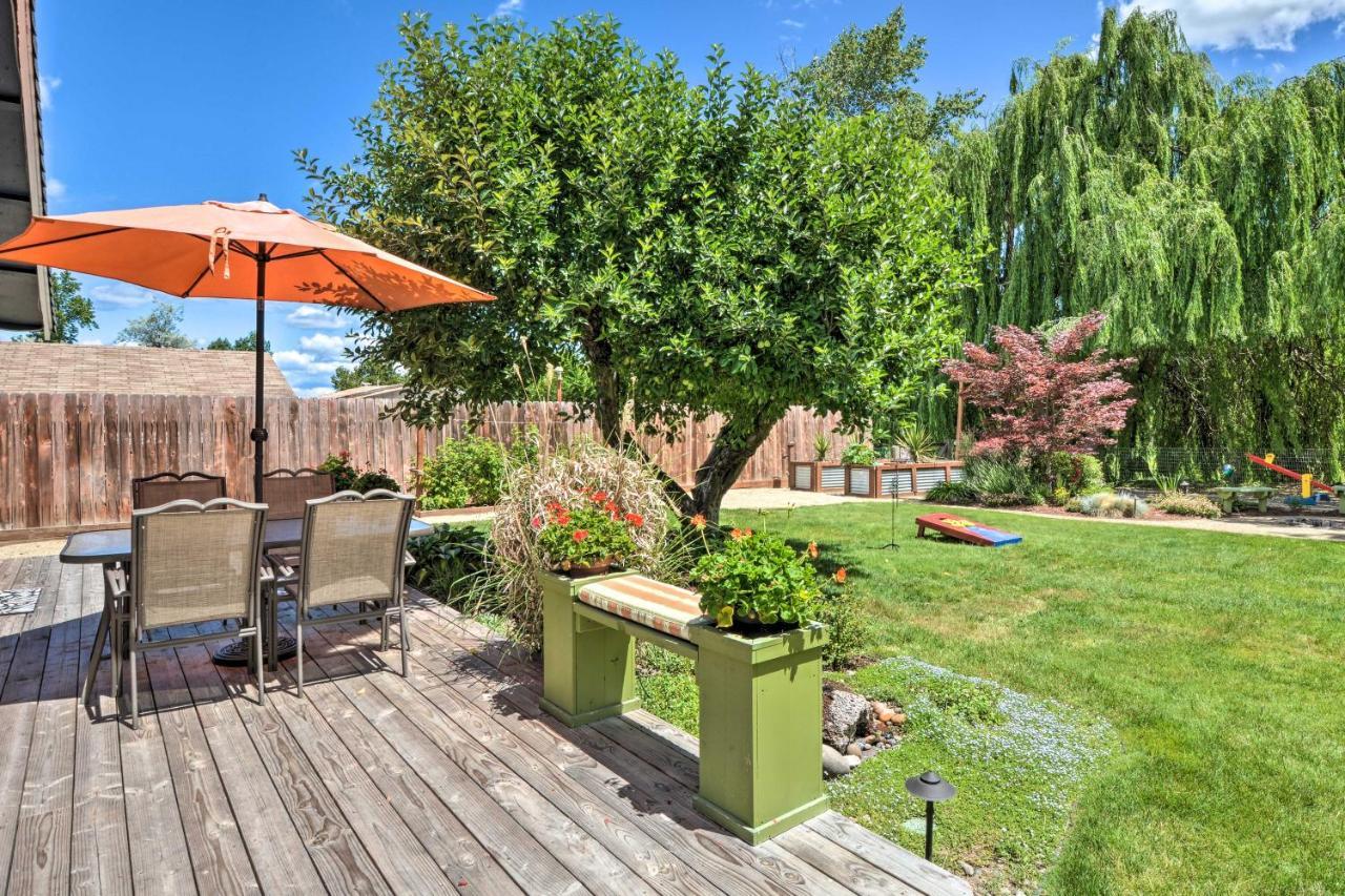 Central Medford Family Retreat With Large Yard! מראה חיצוני תמונה