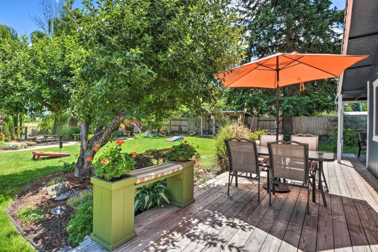 Central Medford Family Retreat With Large Yard! מראה חיצוני תמונה
