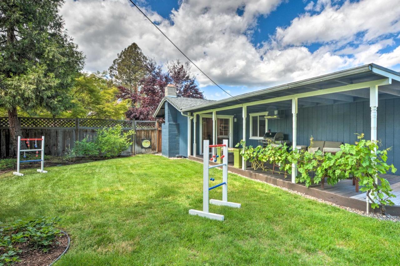 Central Medford Family Retreat With Large Yard! מראה חיצוני תמונה