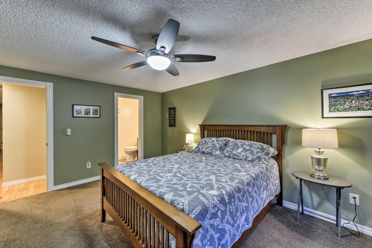 Central Medford Family Retreat With Large Yard! מראה חיצוני תמונה