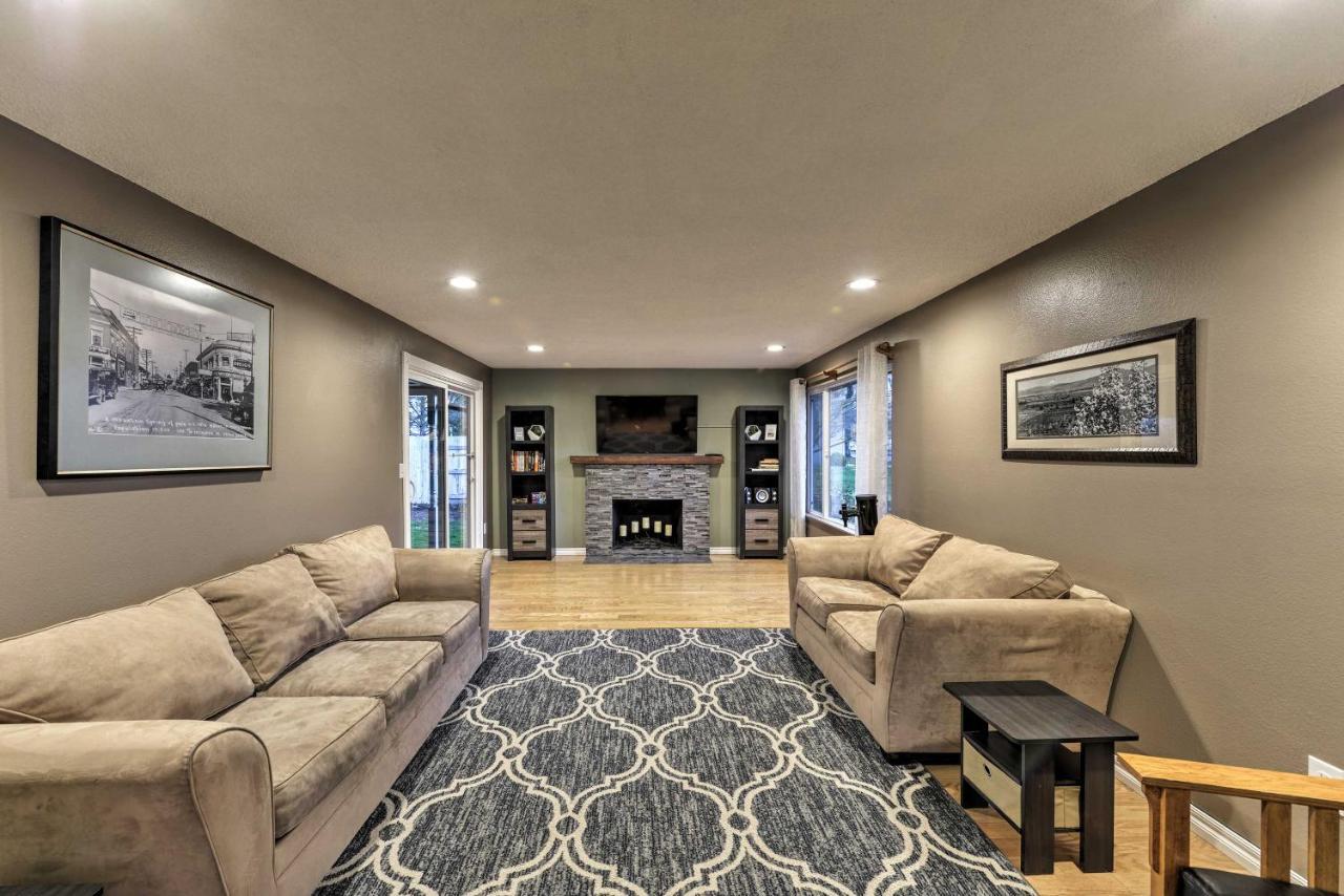 Central Medford Family Retreat With Large Yard! מראה חיצוני תמונה
