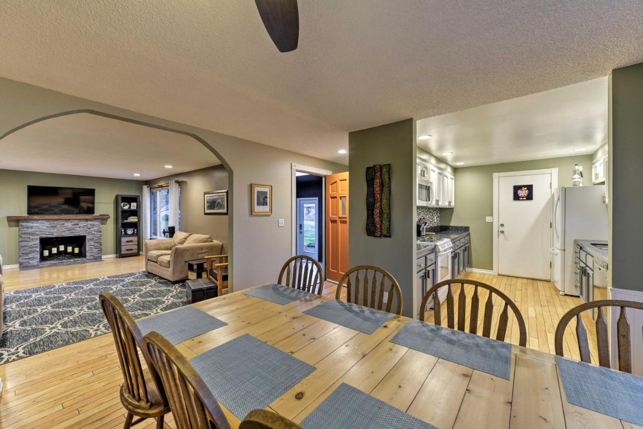 Central Medford Family Retreat With Large Yard! מראה חיצוני תמונה